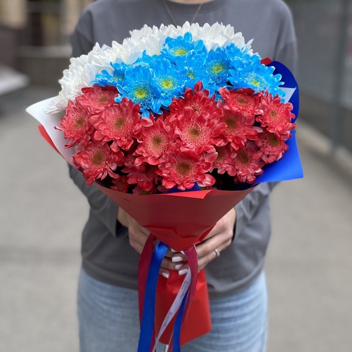 15 хризантем в букете Флаг России